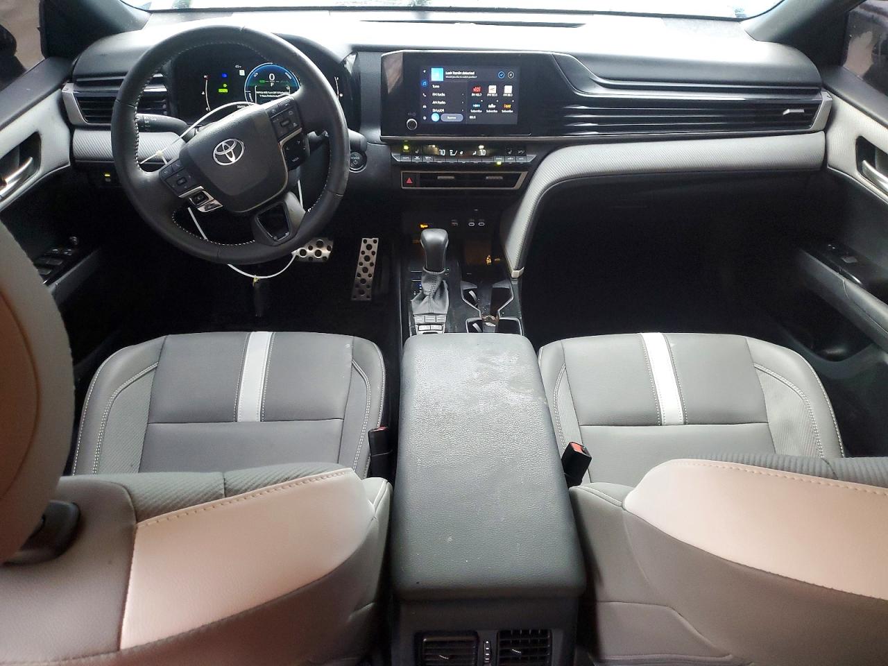 2025 TOYOTA CAMRY XSE photo 8