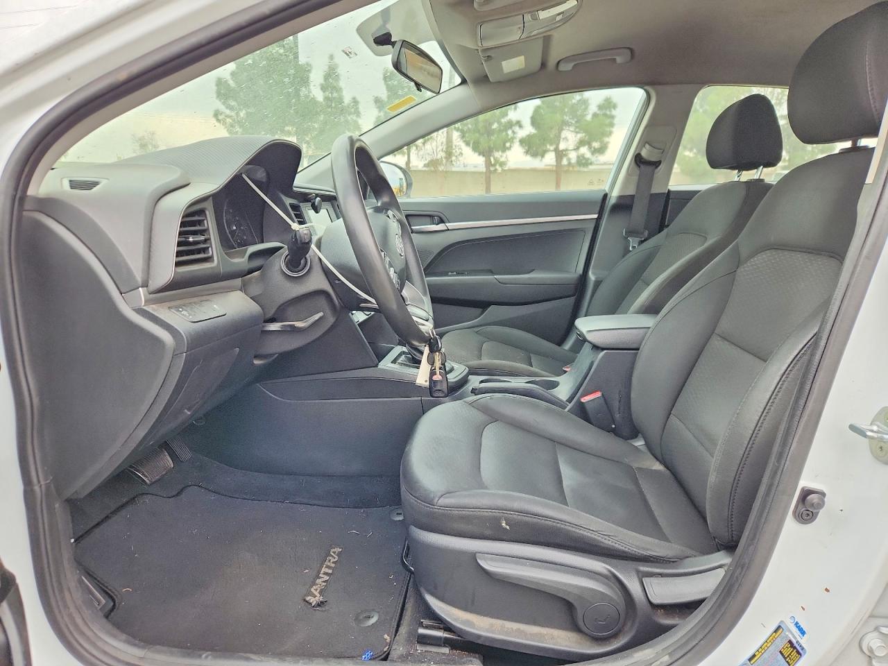 2019 HYUNDAI ELANTRA SE photo 7