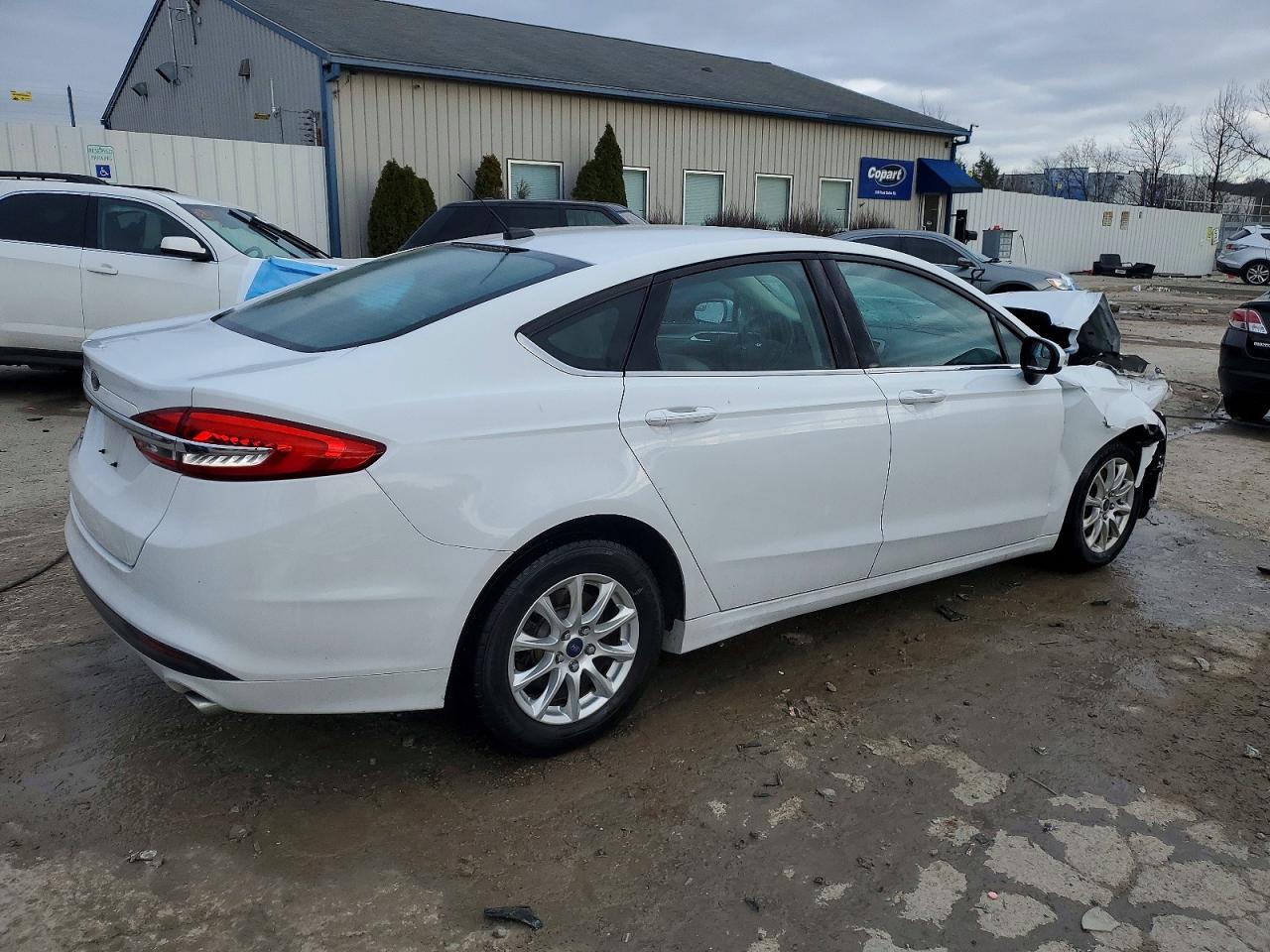 2017 FORD FUSION S photo 3