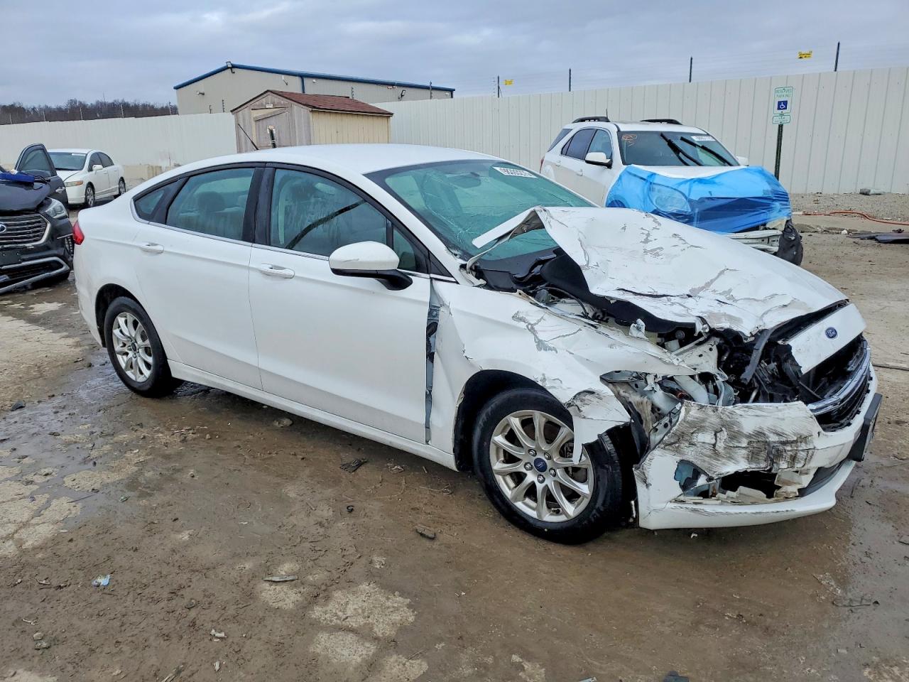 2017 FORD FUSION S photo 4