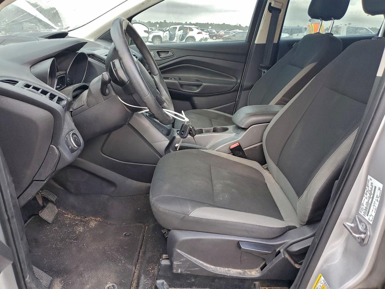 2015 FORD ESCAPE S photo 7