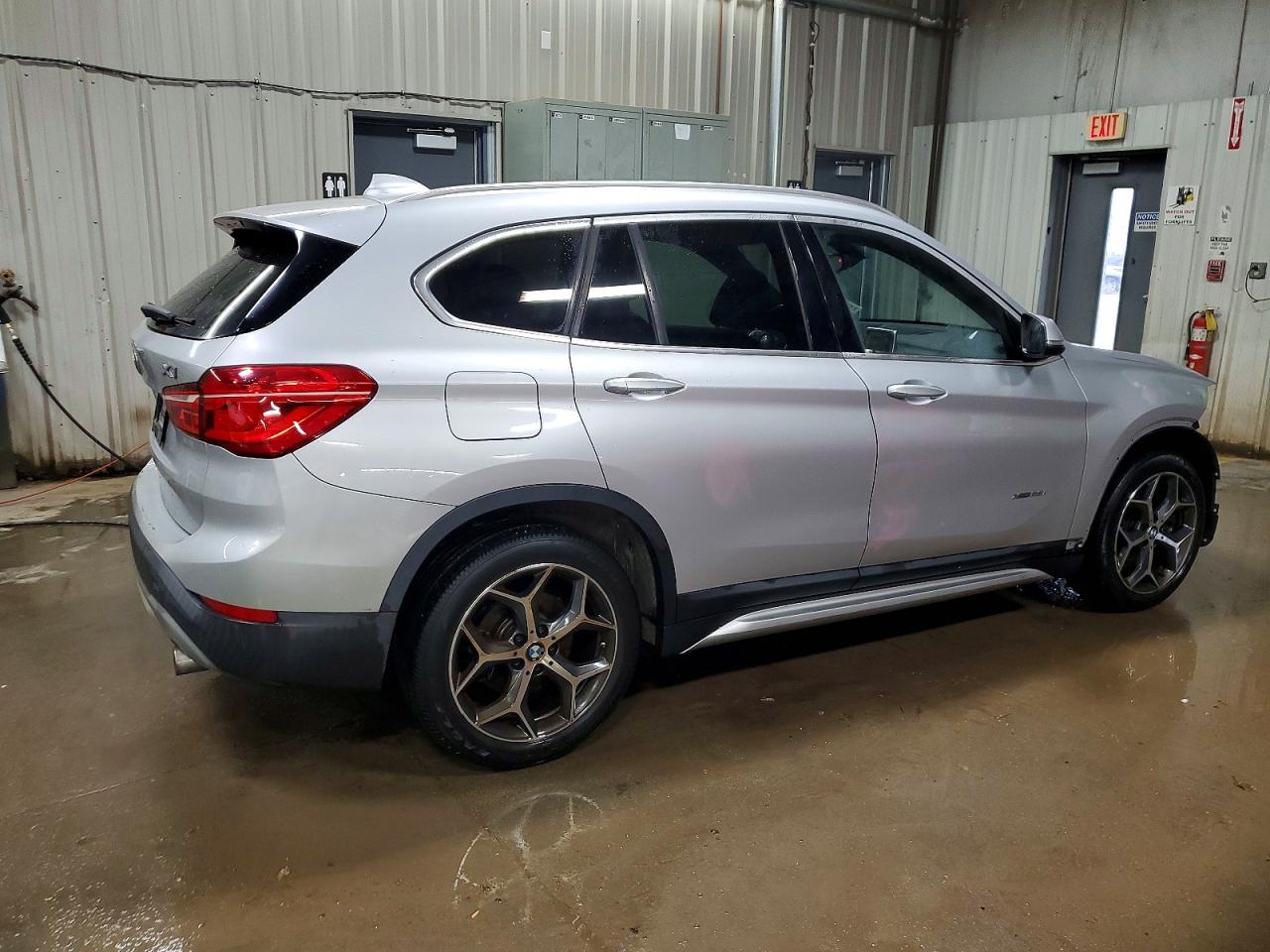 2016 BMW X1 XDRIVE28I photo 5