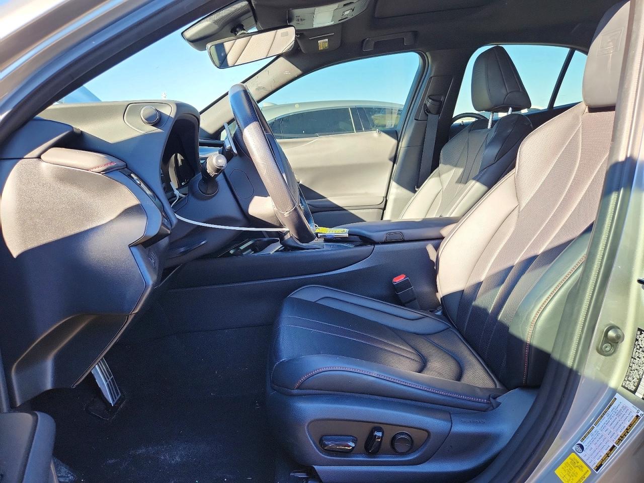 2020 LEXUS UX 200 photo 7