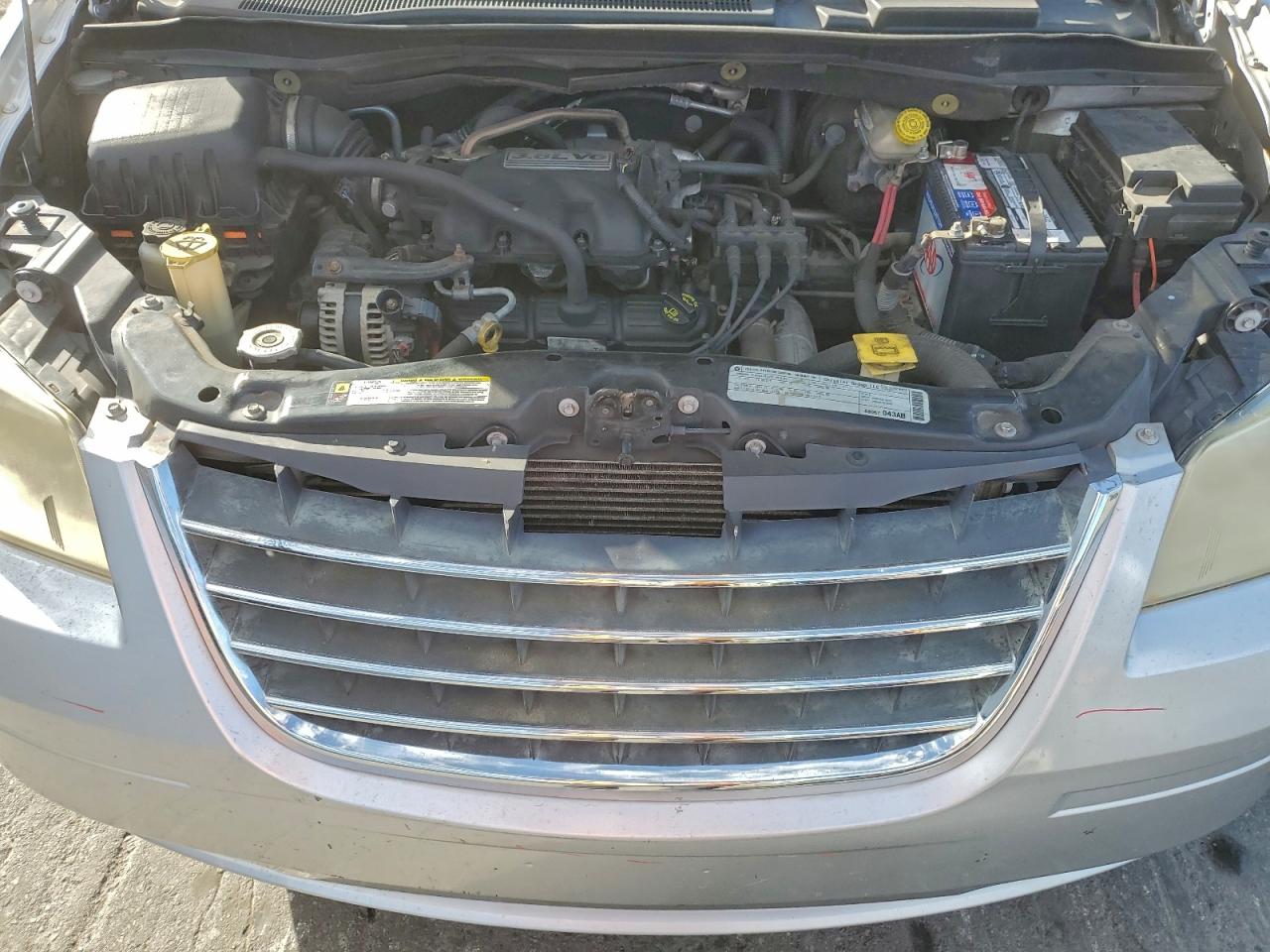 2010 CHRYSLER TOWN & COUNTRY TOURING photo 12