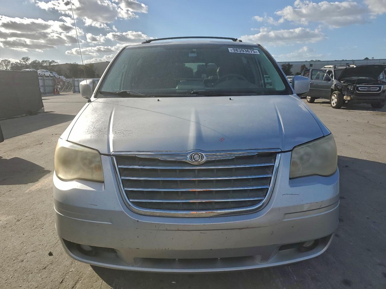 2010 CHRYSLER TOWN & COUNTRY TOURING photo 5