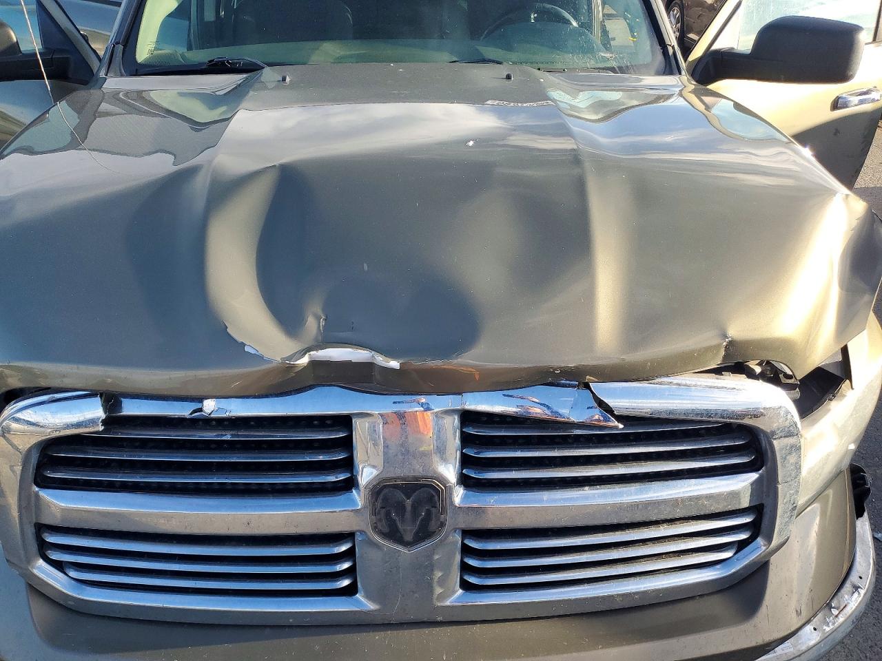 2015 RAM 1500 SLT photo 11