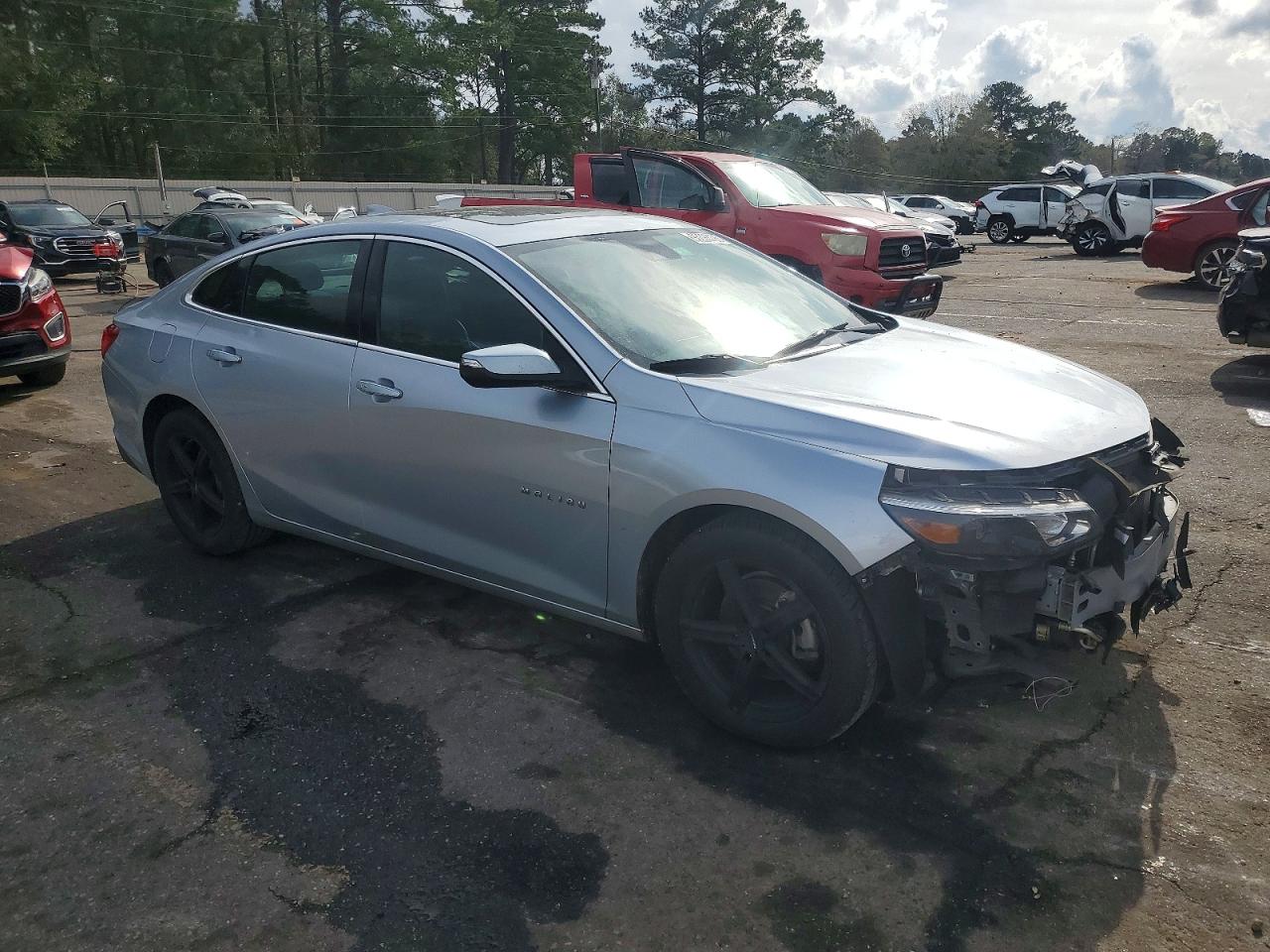 2017 CHEVROLET MALIBU PREMIER photo 4
