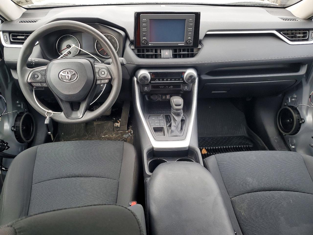 2021 TOYOTA RAV4 LE photo 8