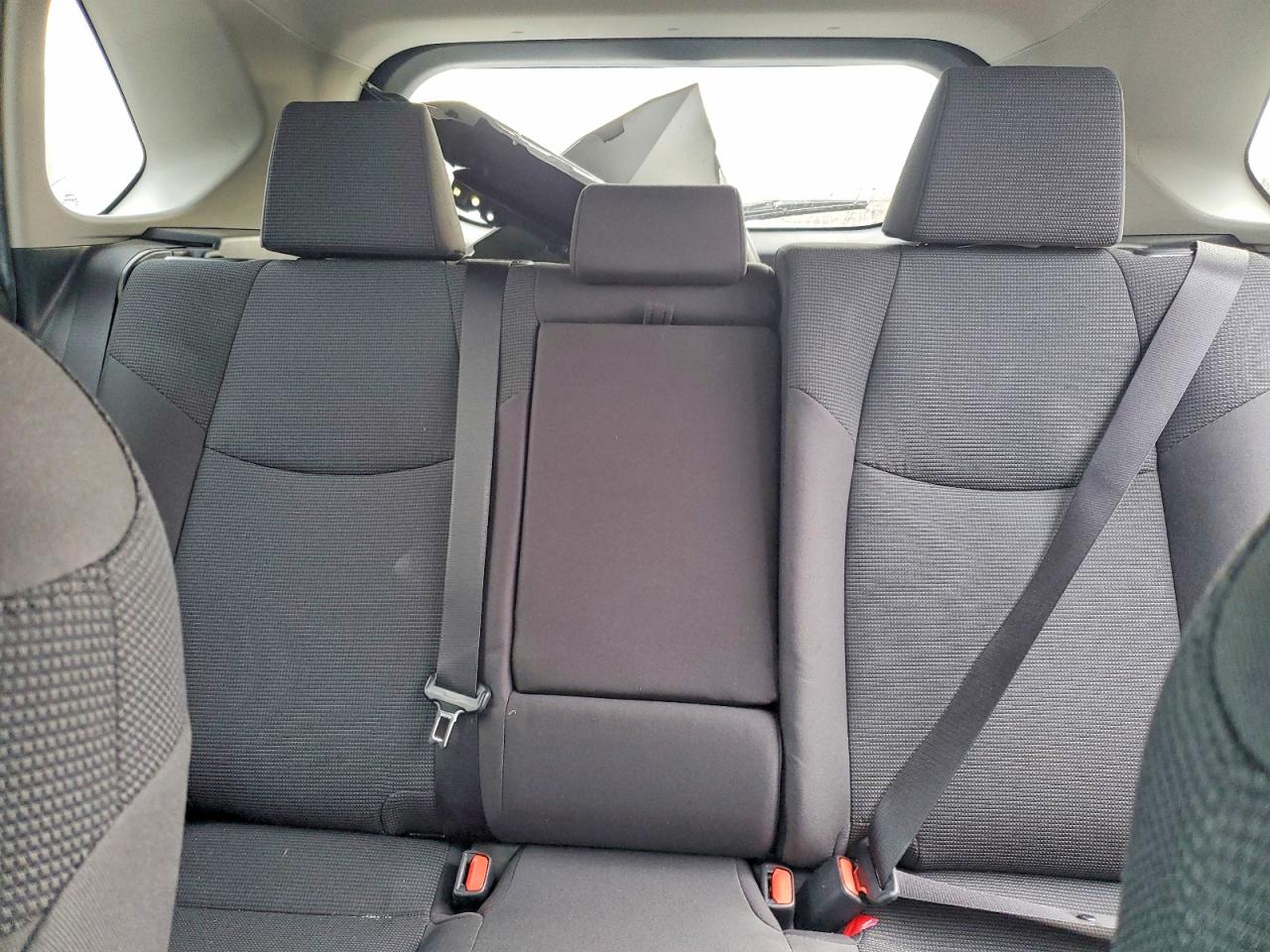 2021 TOYOTA RAV4 LE photo 10
