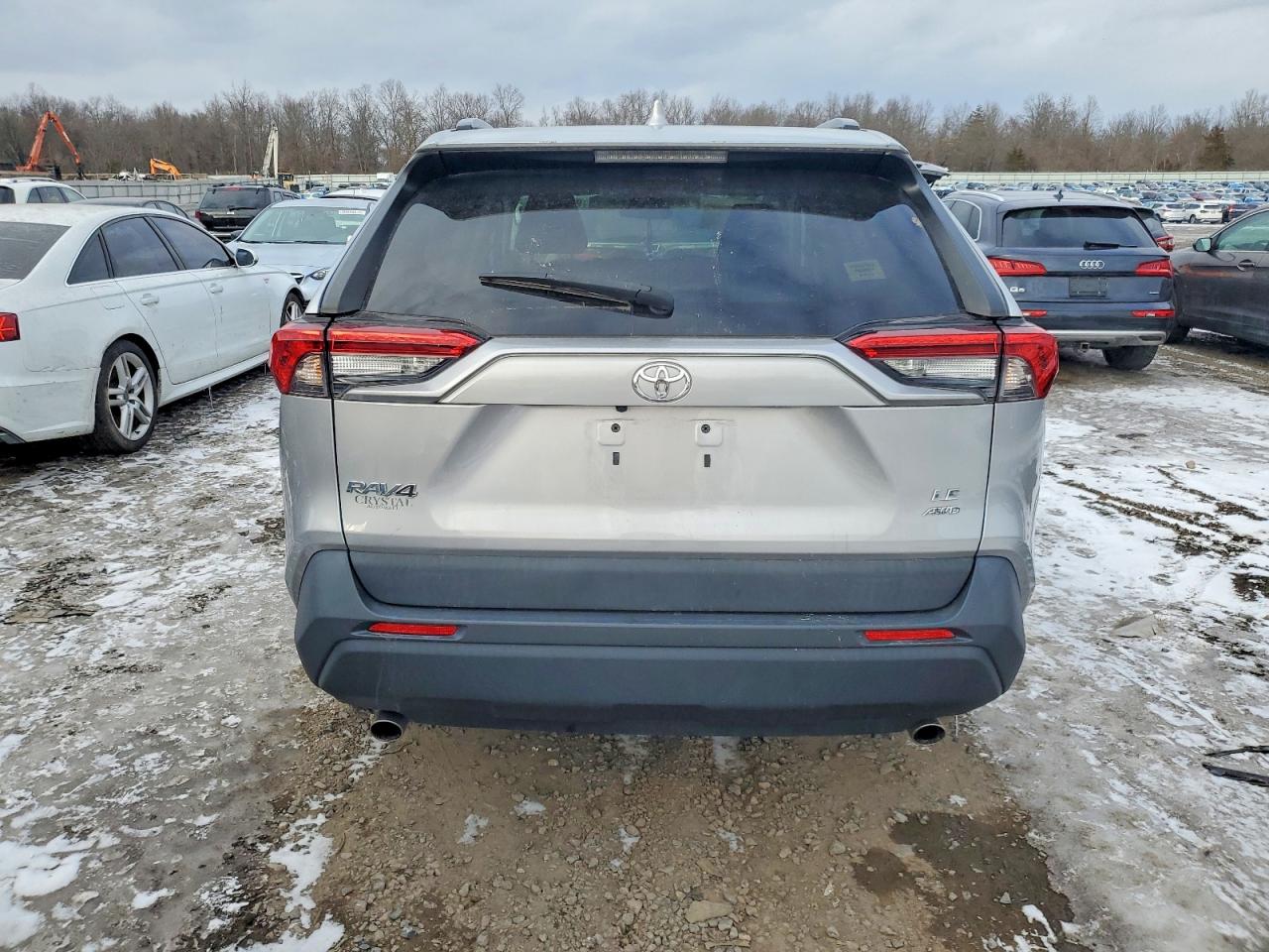 2021 TOYOTA RAV4 LE photo 6