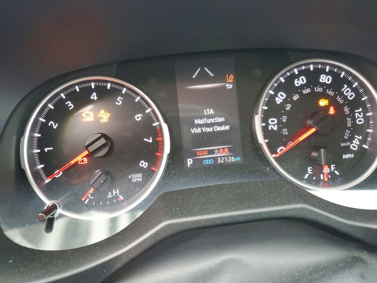 2021 TOYOTA RAV4 LE photo 9
