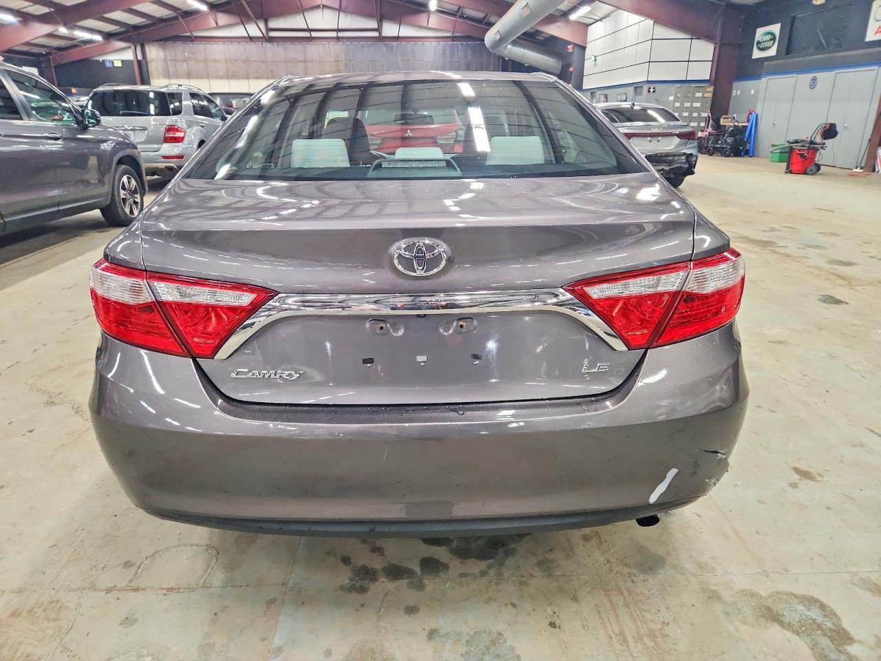 2017 TOYOTA CAMRY LE photo 6