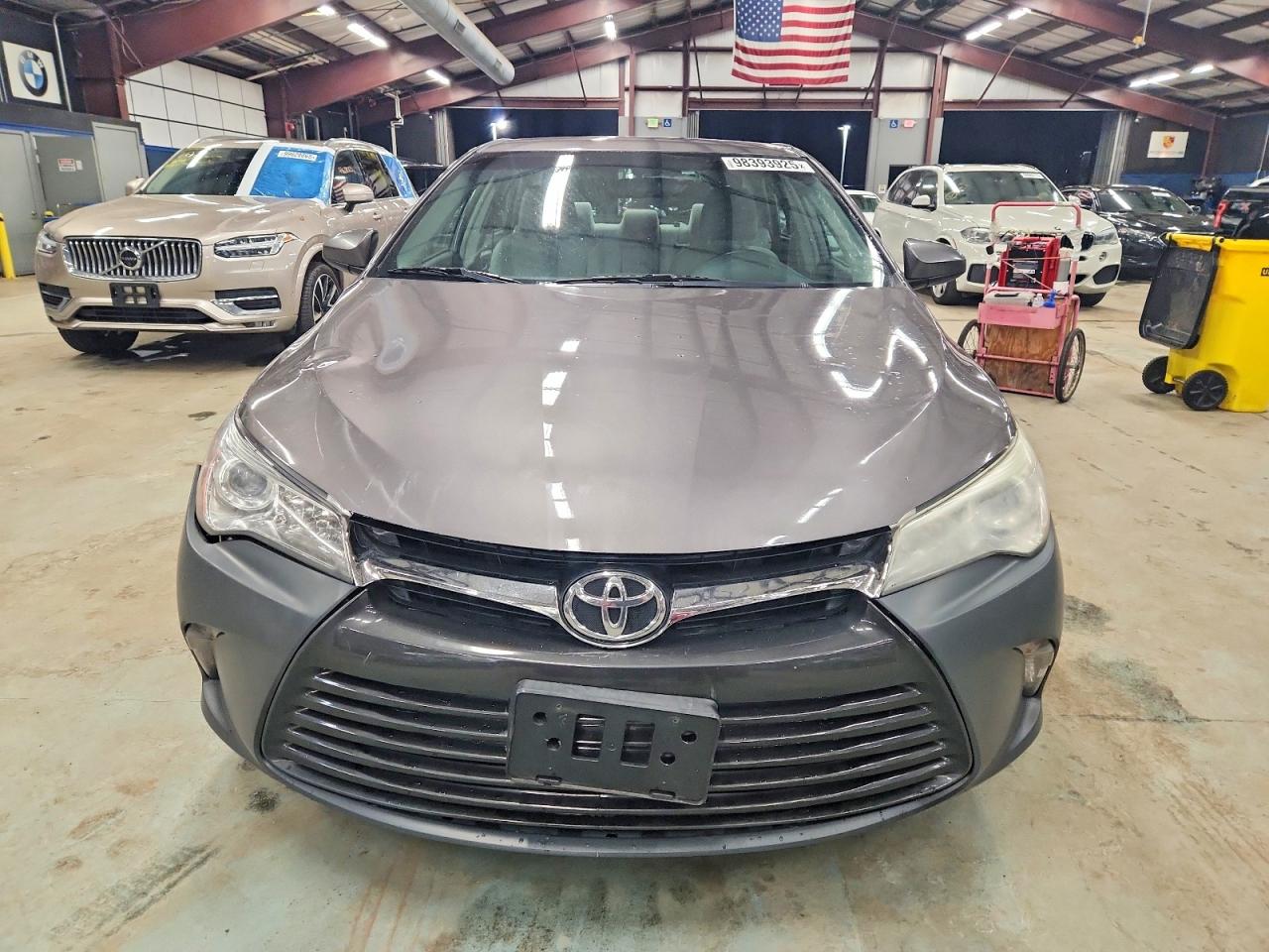 2017 TOYOTA CAMRY LE photo 5