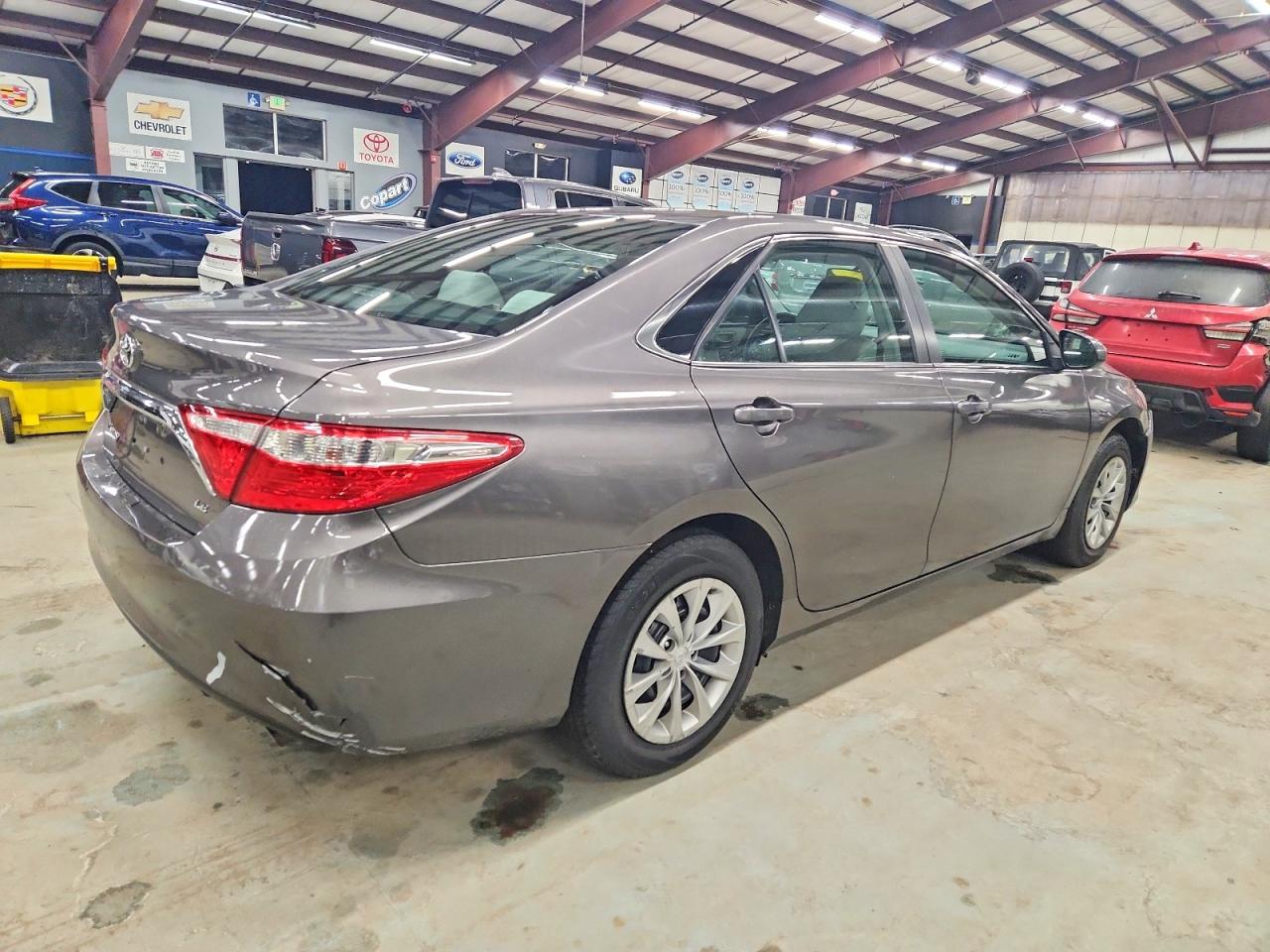 2017 TOYOTA CAMRY LE photo 3