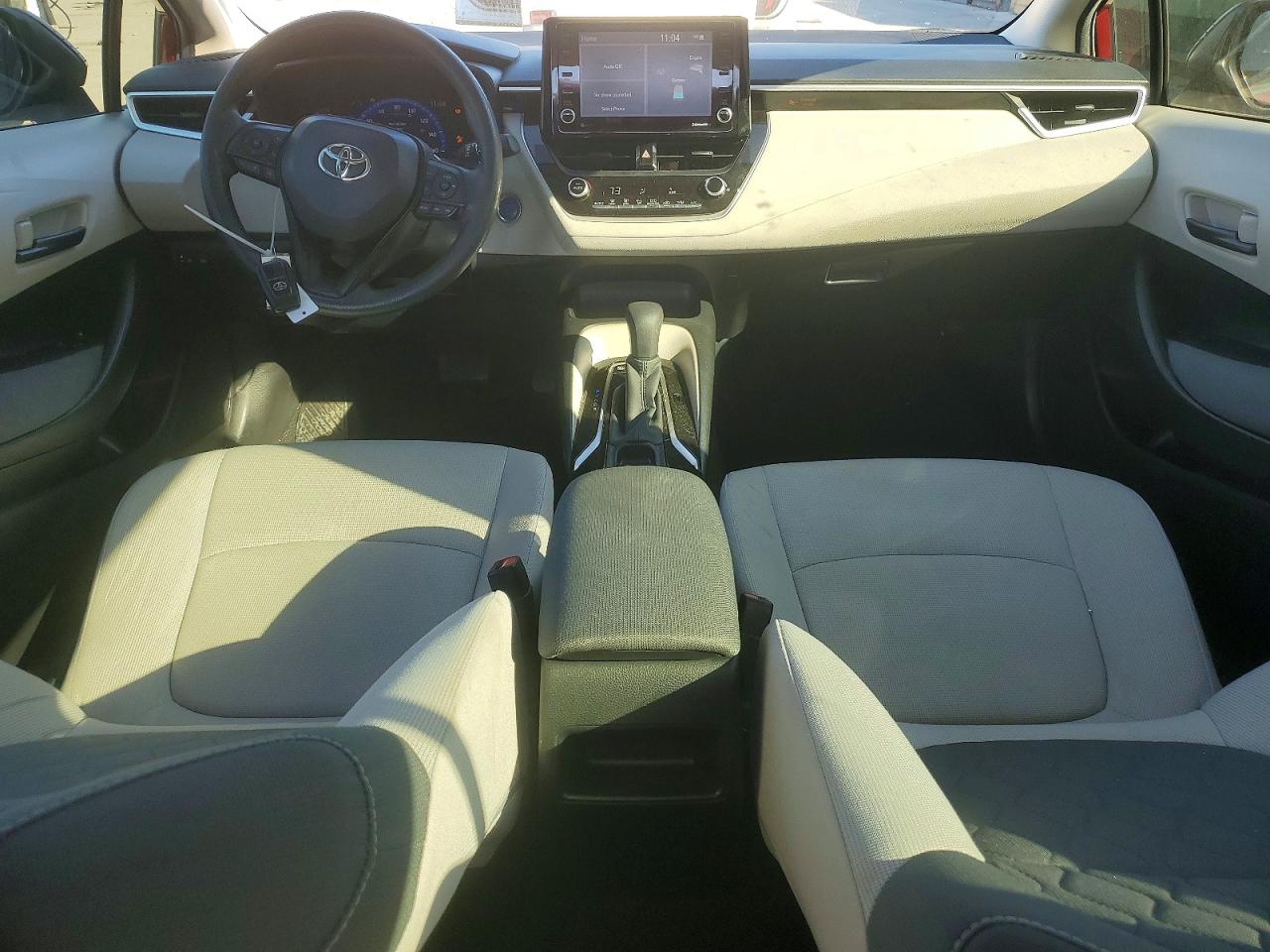 2022 TOYOTA COROLLA LE photo 8