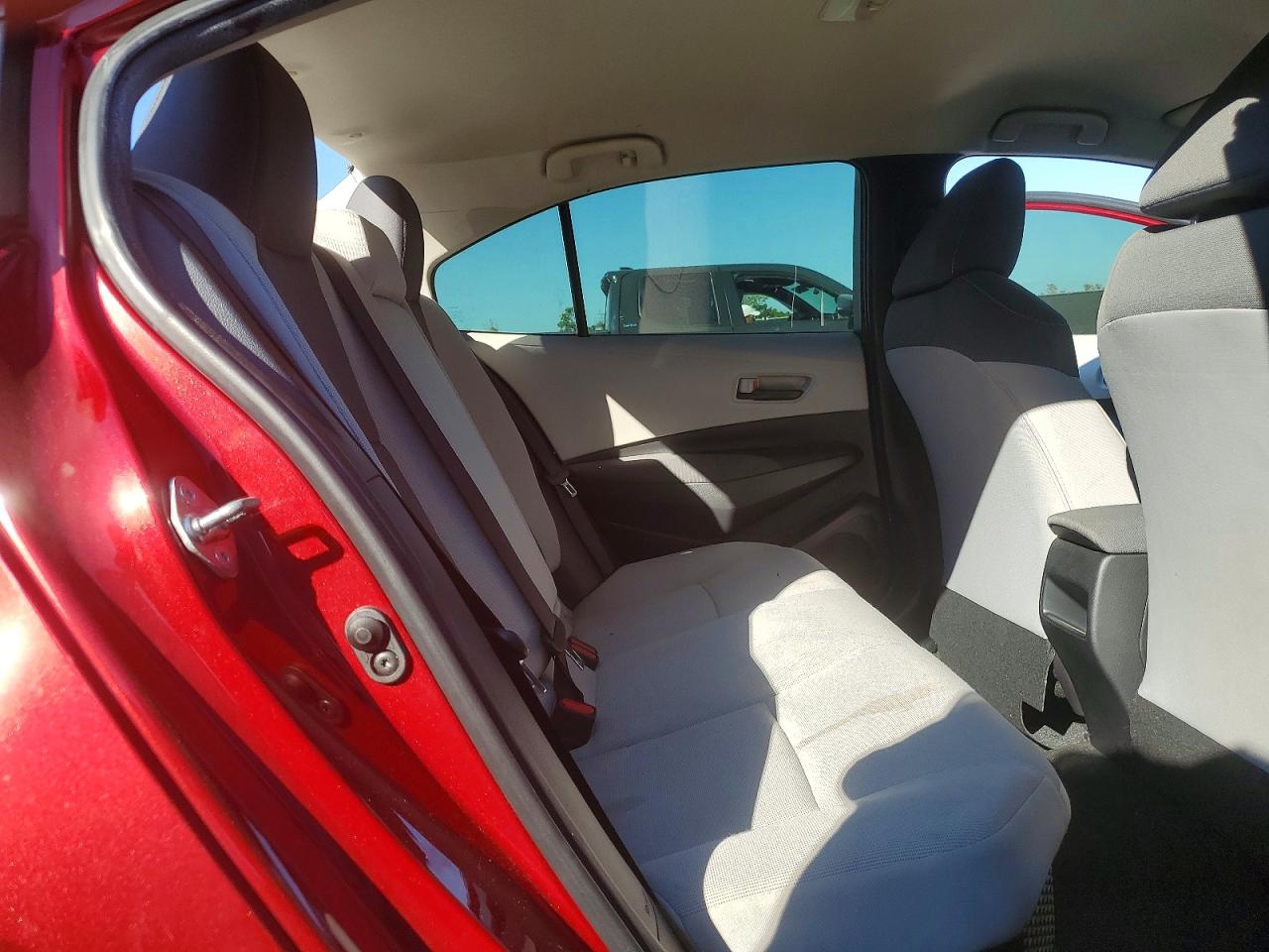 2022 TOYOTA COROLLA LE photo 10