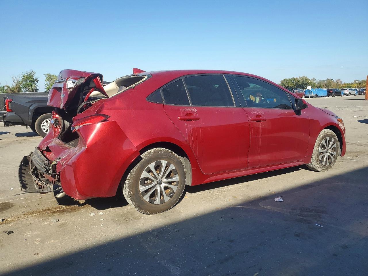 2022 TOYOTA COROLLA LE photo 3