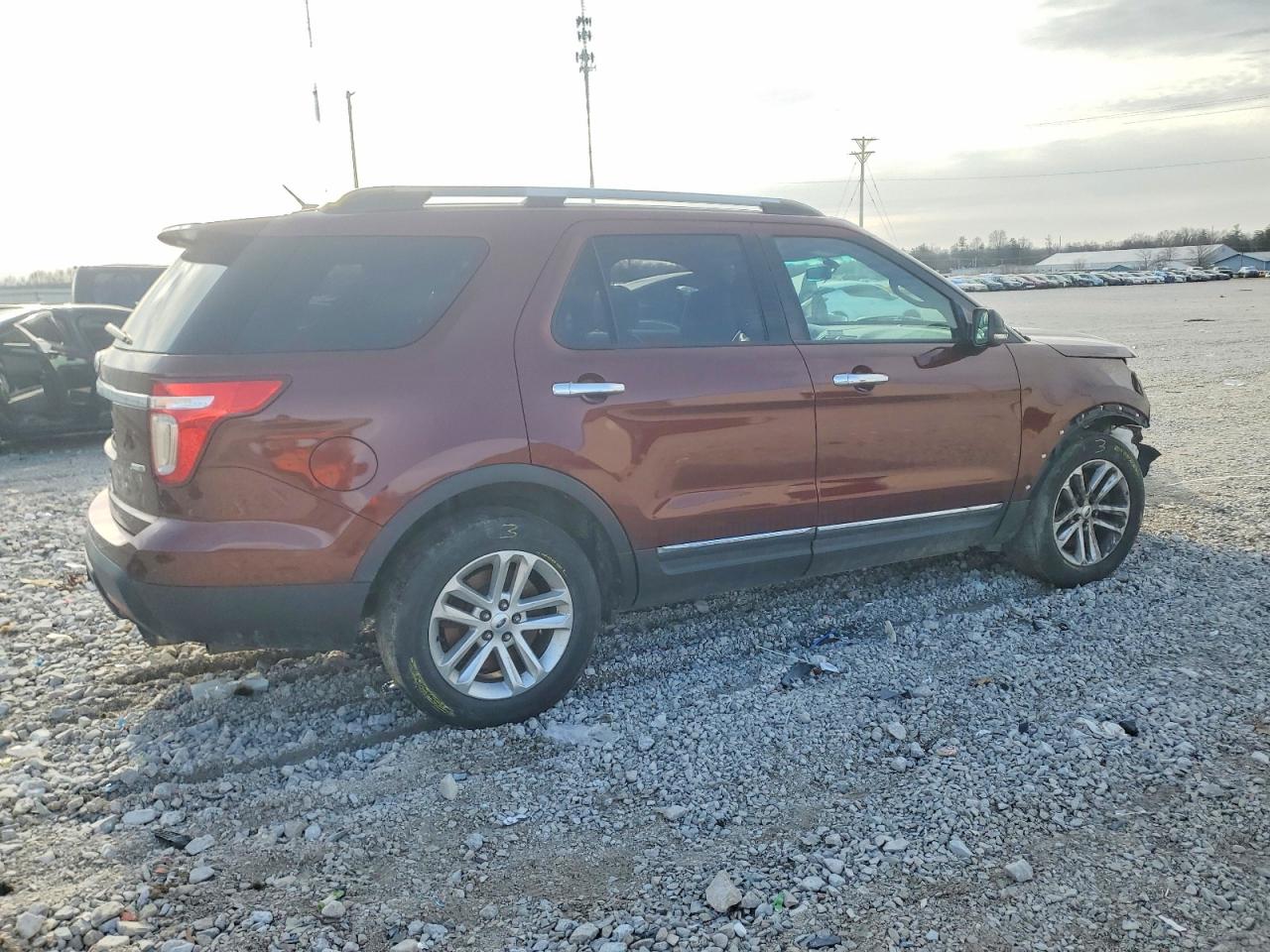 2015 FORD EXPLORER XLT photo 3