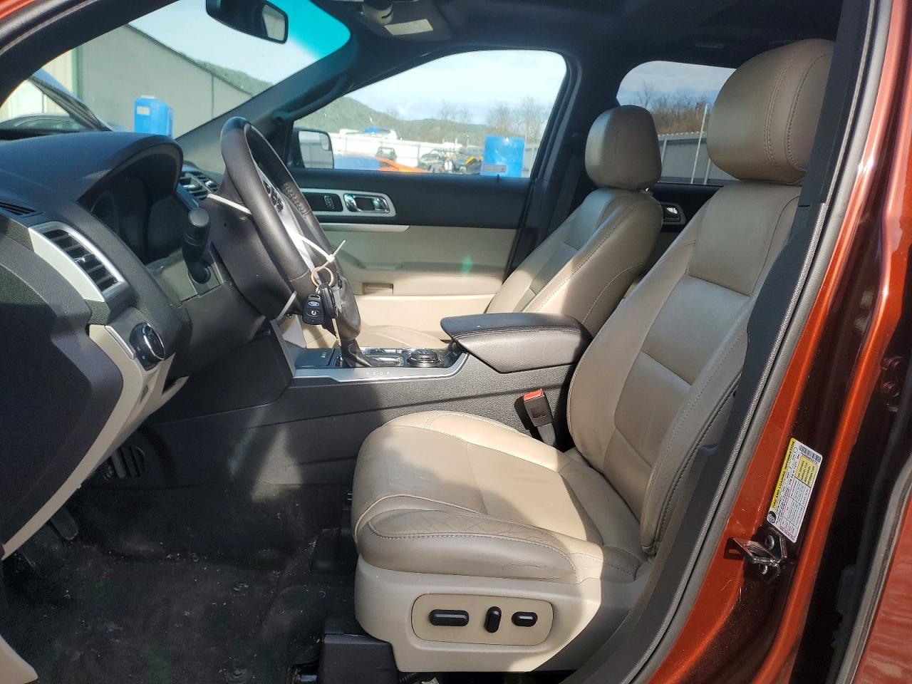 2015 FORD EXPLORER XLT photo 7