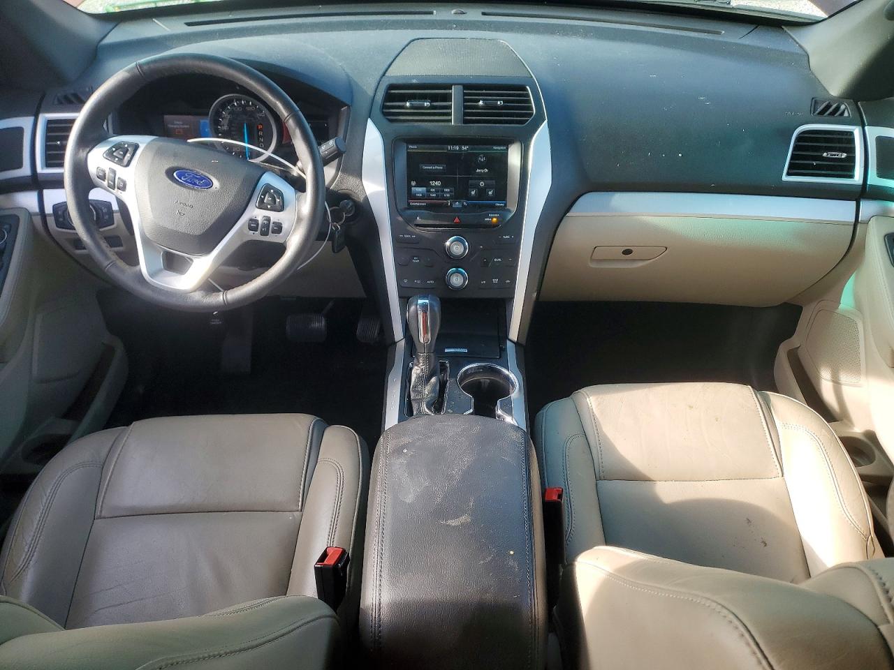 2015 FORD EXPLORER XLT photo 8