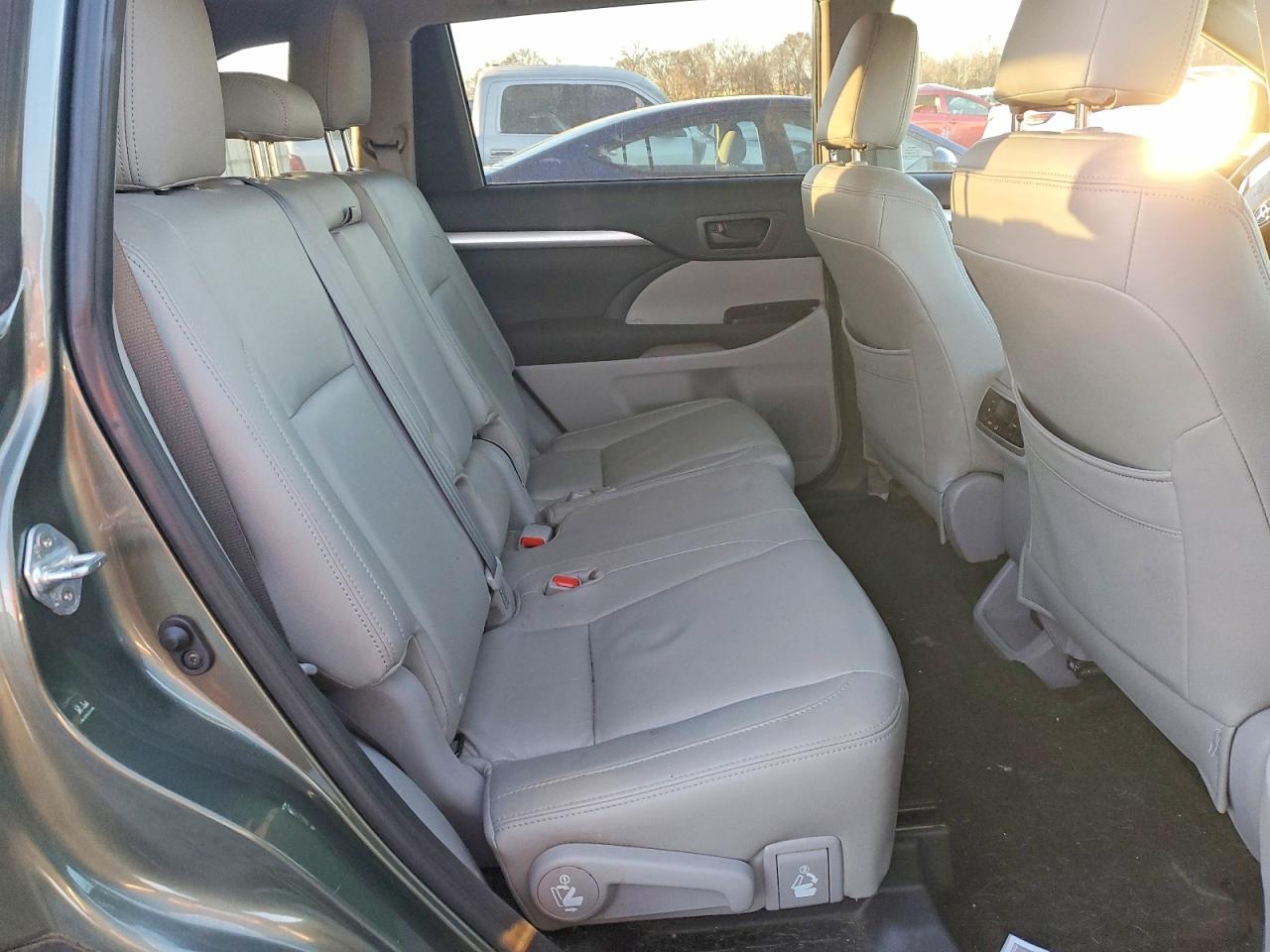 2019 TOYOTA HIGHLANDER LE photo 11