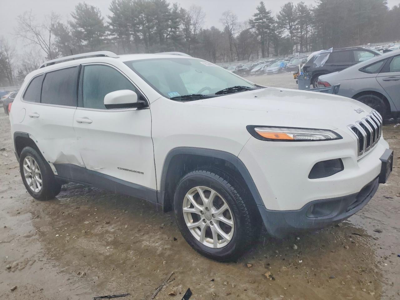 2017 JEEP CHEROKEE LATITUDE photo 4