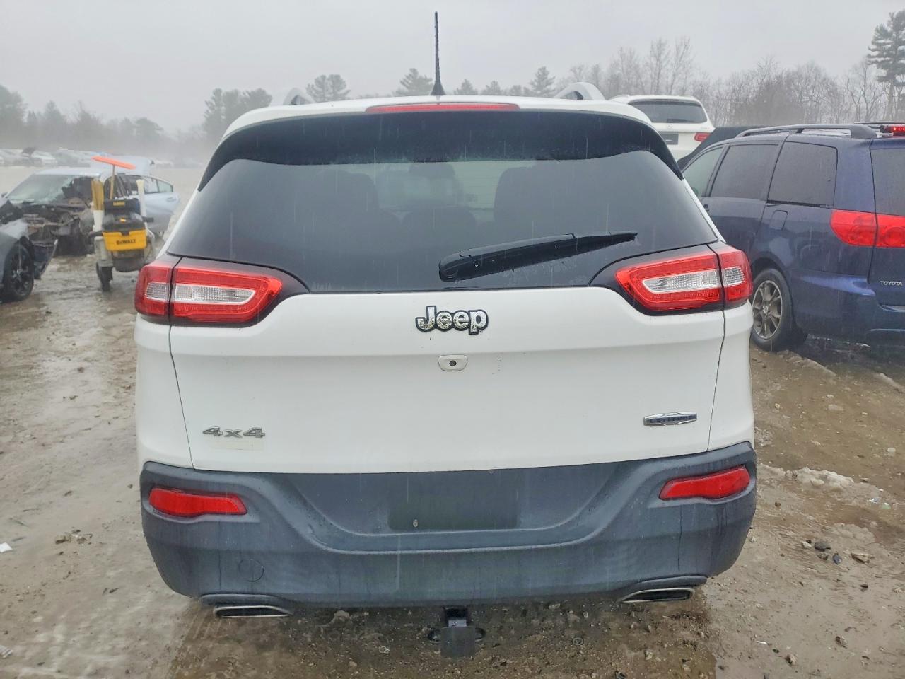 2017 JEEP CHEROKEE LATITUDE photo 6