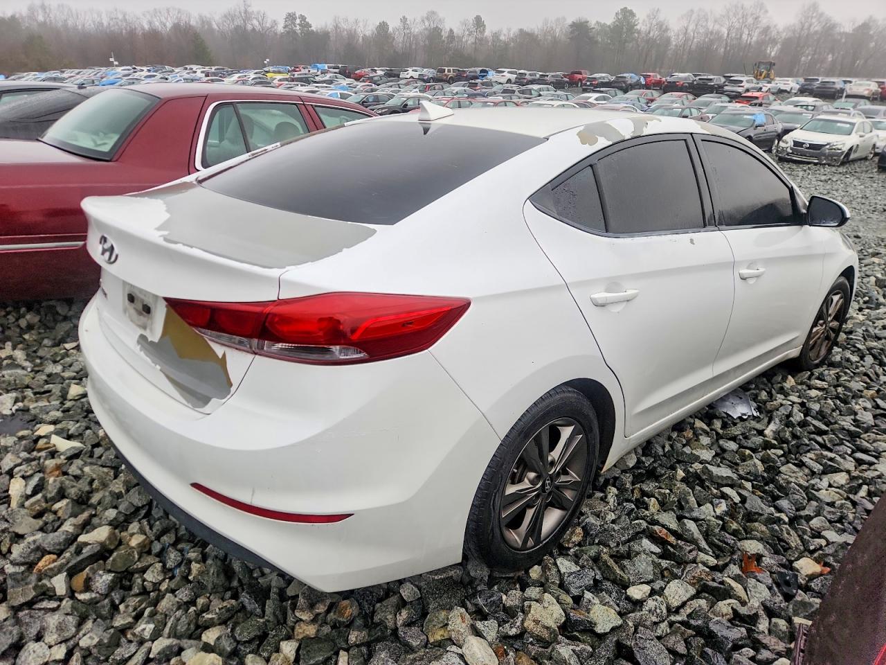 2018 HYUNDAI ELANTRA SEL photo 3