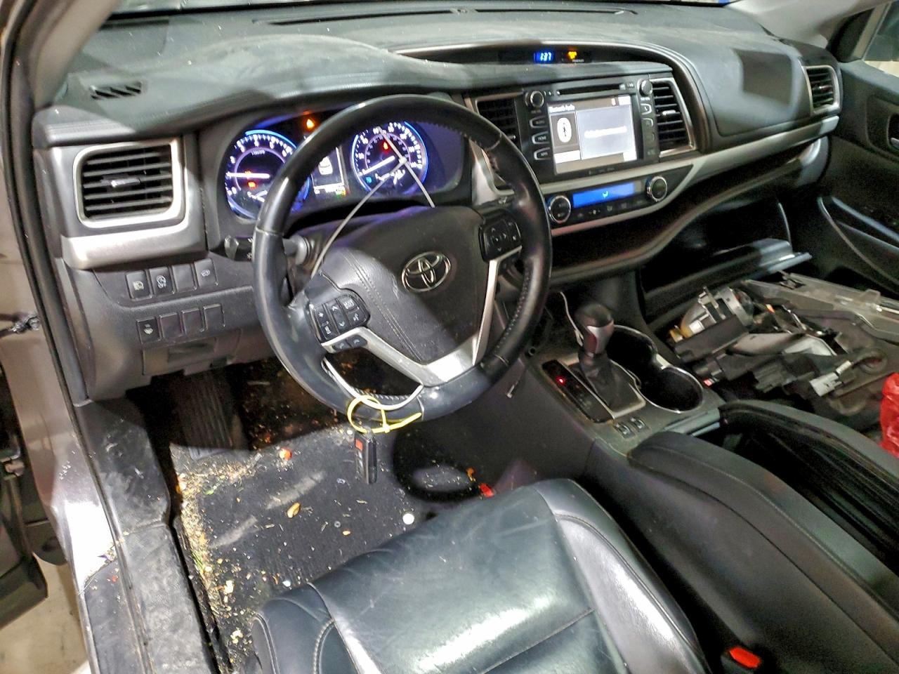 2019 TOYOTA HIGHLANDER SE photo 8