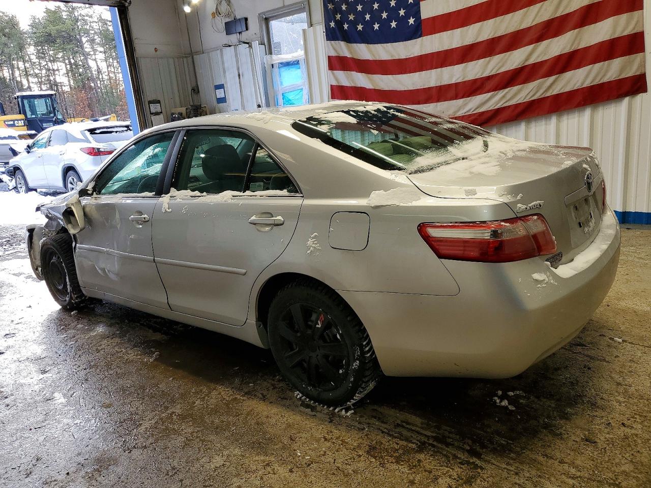 2009 TOYOTA CAMRY BASE photo 2