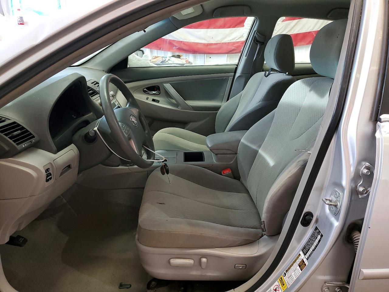 2009 TOYOTA CAMRY BASE photo 7