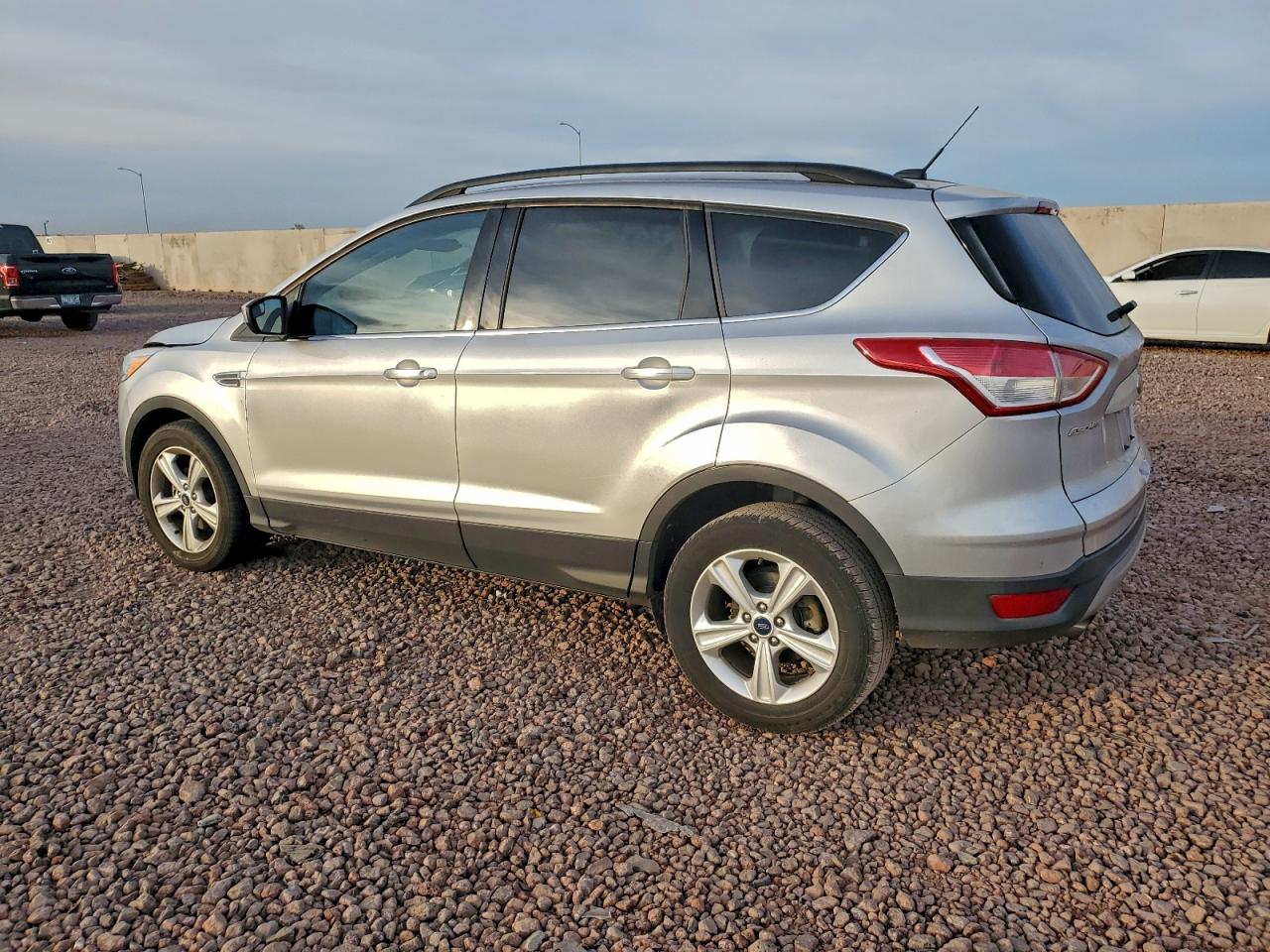 2015 FORD ESCAPE SE photo 3