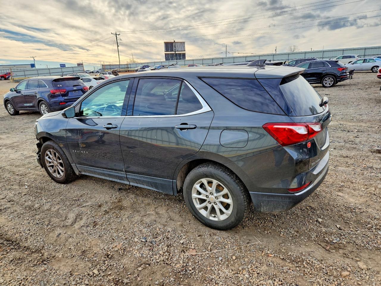2020 CHEVROLET EQUINOX LT photo 2
