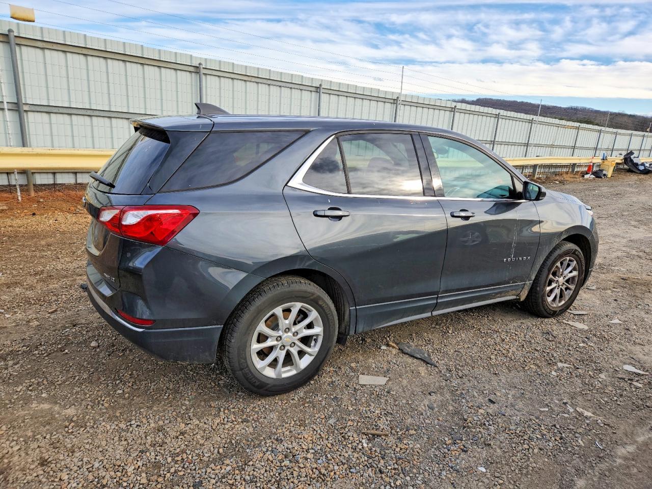 2020 CHEVROLET EQUINOX LT photo 3