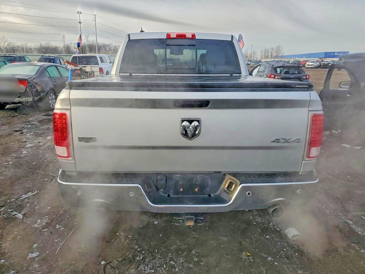 2015 RAM 1500 LARAMIE photo 6