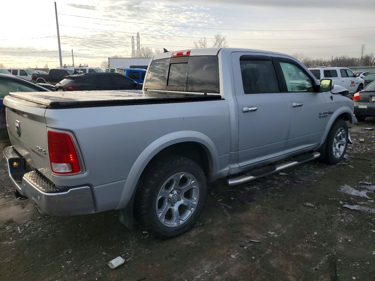 2015 RAM 1500 LARAMIE photo 3