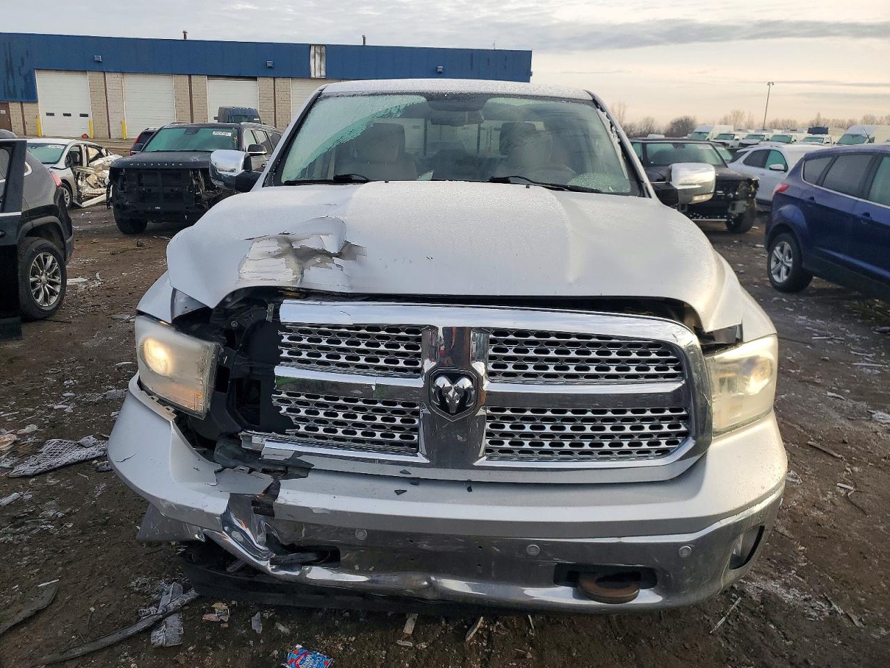 2015 RAM 1500 LARAMIE photo 5