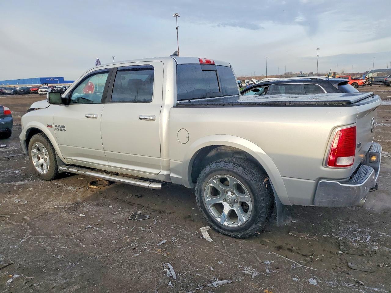 2015 RAM 1500 LARAMIE photo 2
