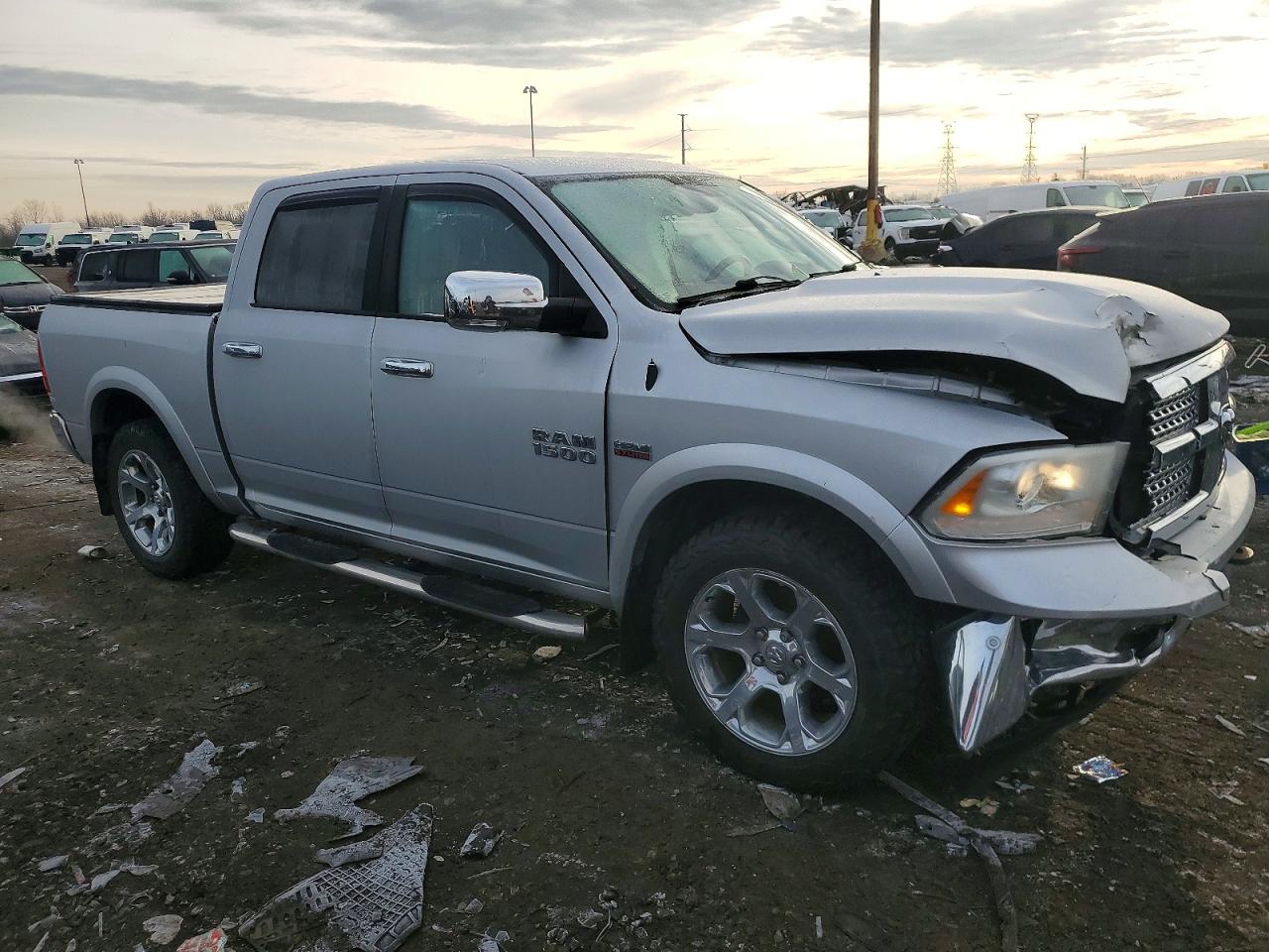 2015 RAM 1500 LARAMIE photo 4