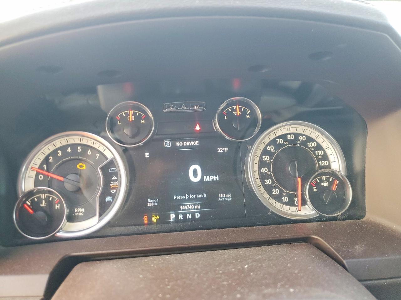 2015 RAM 1500 LARAMIE photo 9