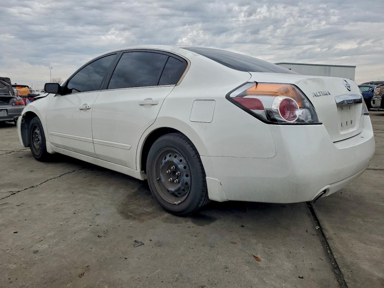 2012 NISSAN ALTIMA BASE photo 2