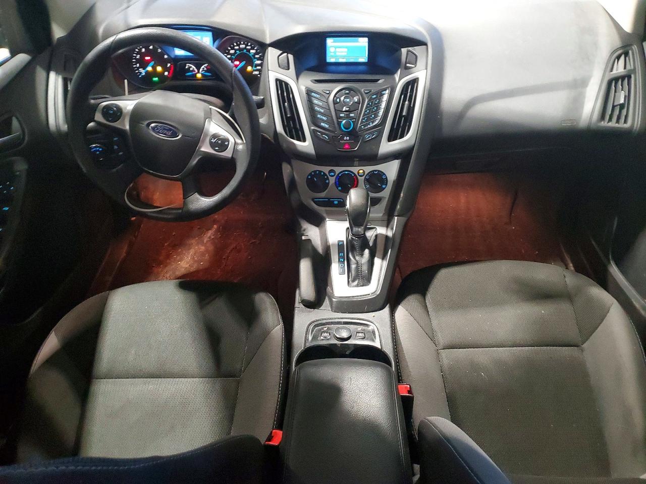 2014 FORD FOCUS SE photo 8