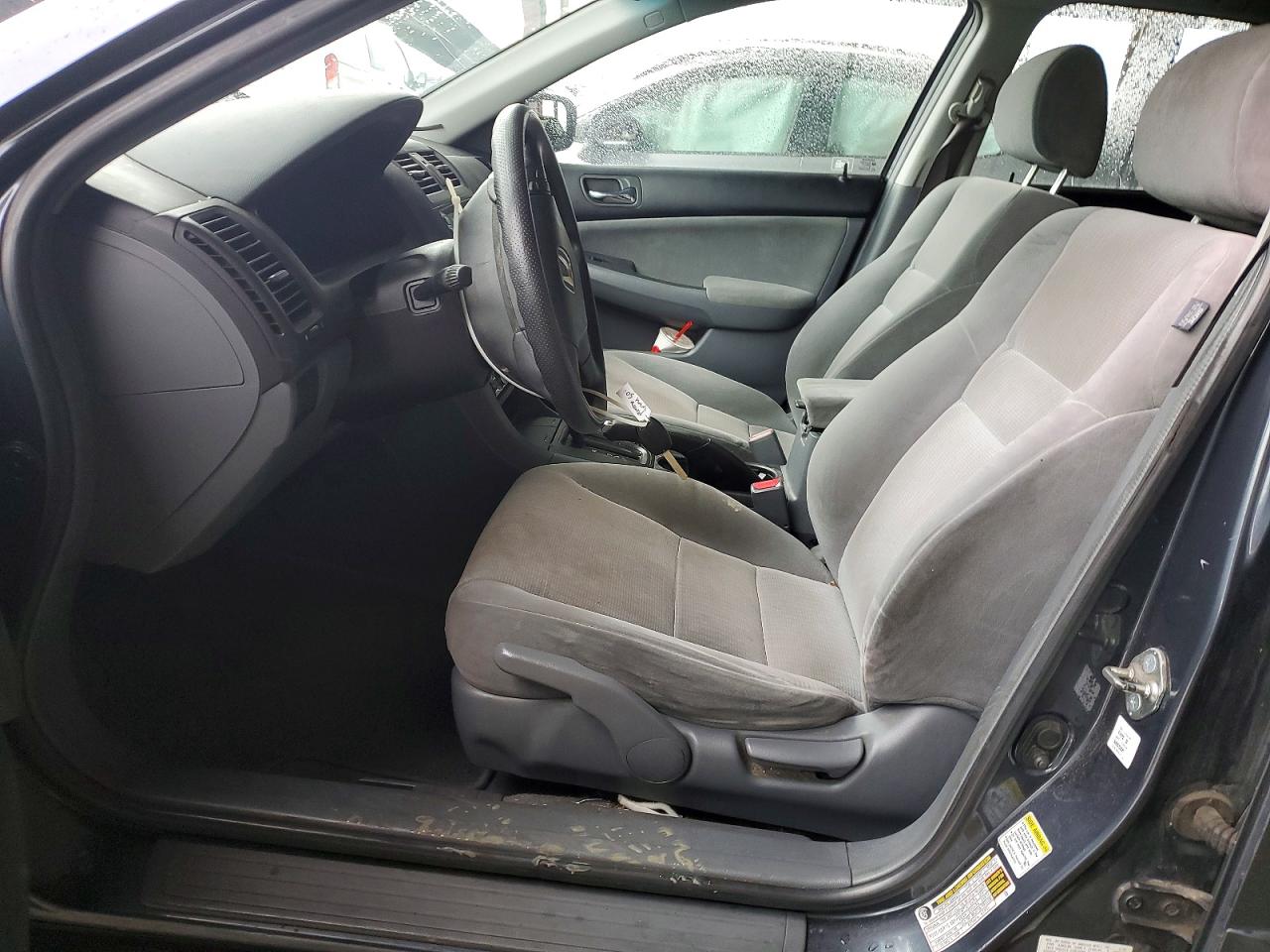 2005 HONDA ACCORD LX photo 7