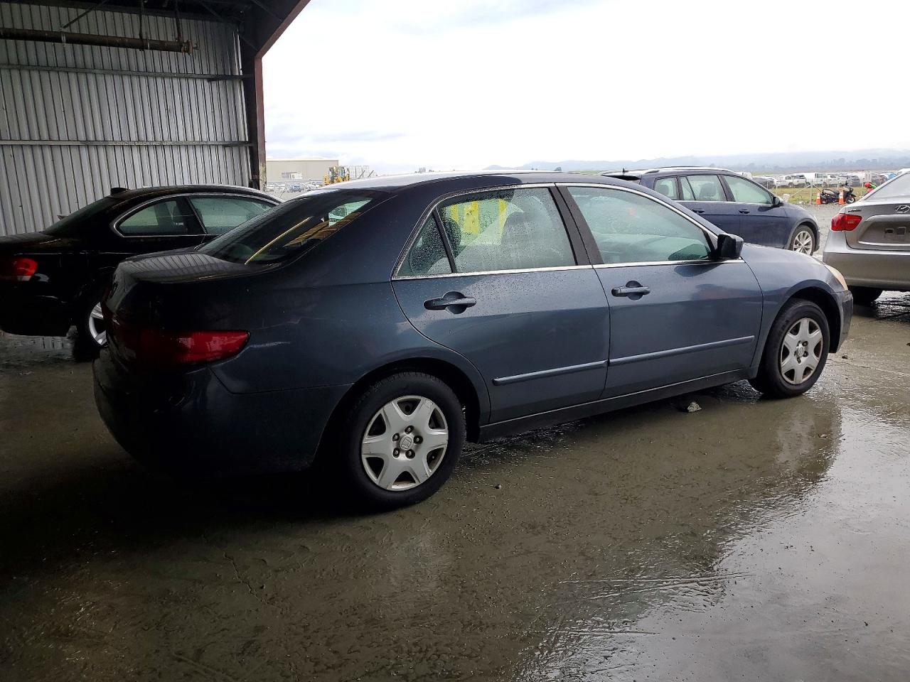 2005 HONDA ACCORD LX photo 3