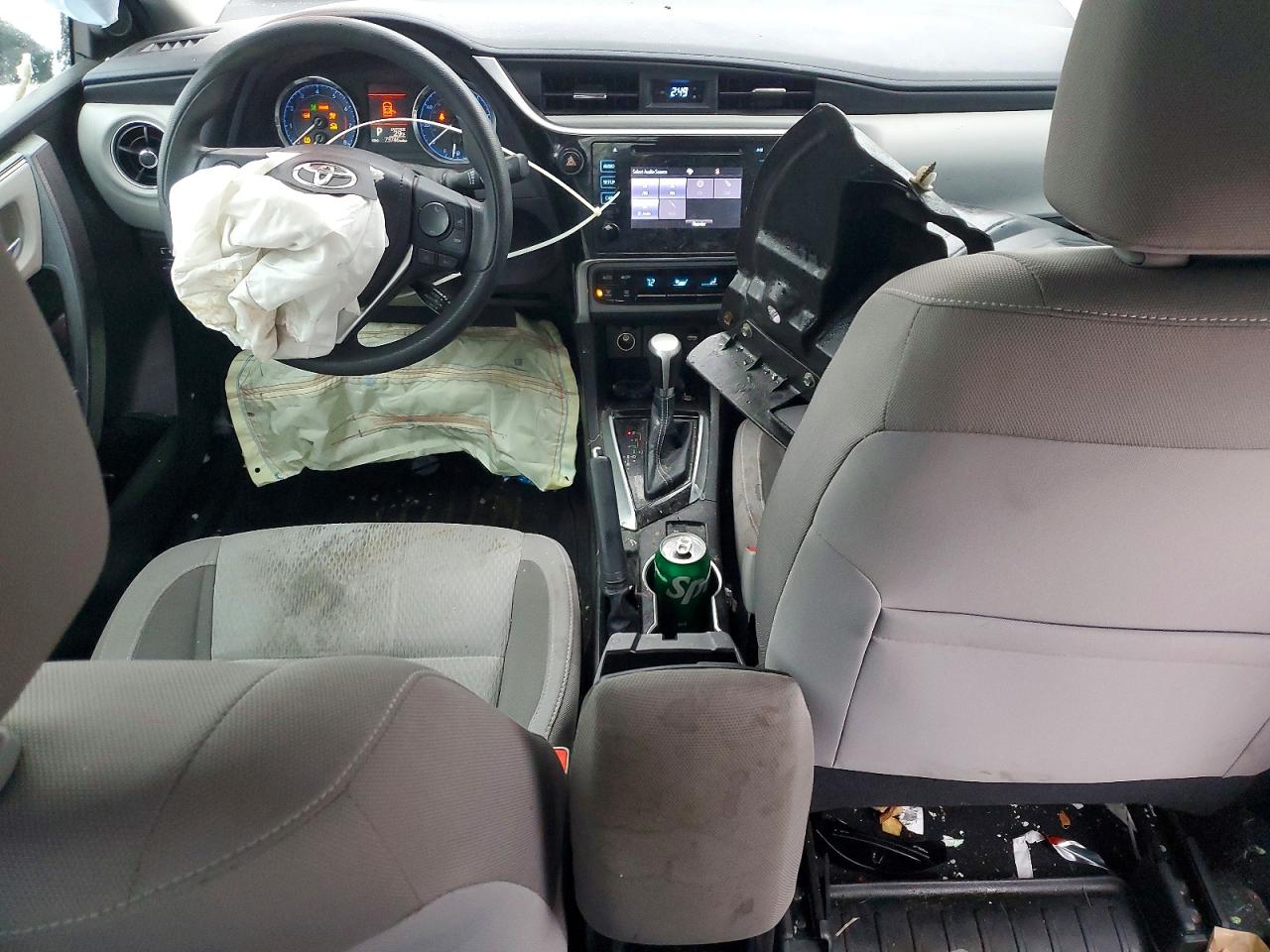 2018 TOYOTA COROLLA L photo 8