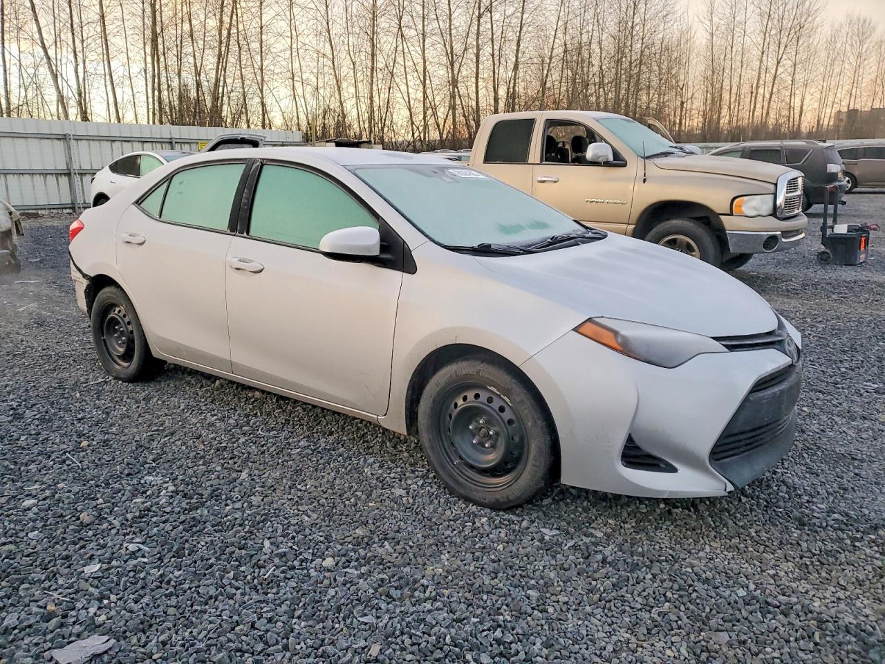 2017 TOYOTA COROLLA LE photo 4