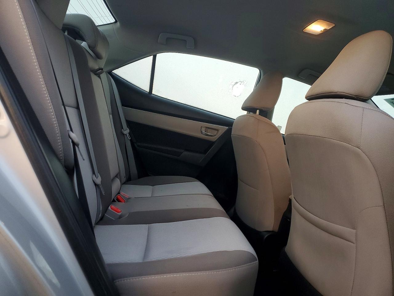 2017 TOYOTA COROLLA LE photo 10