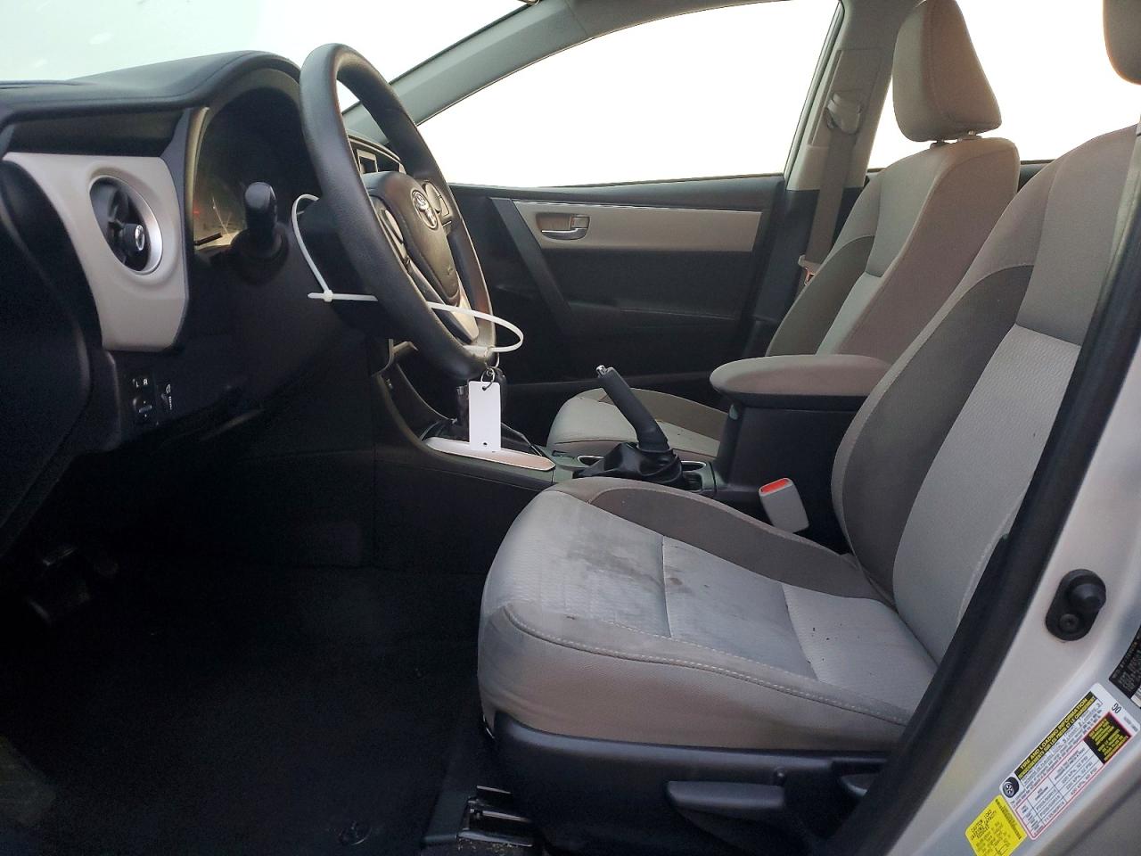 2017 TOYOTA COROLLA LE photo 7