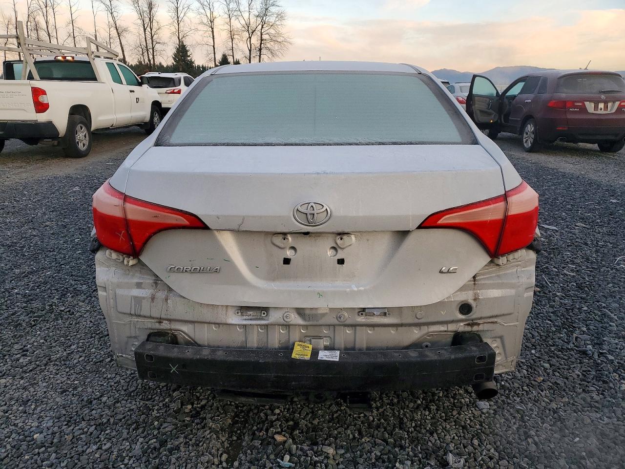 2017 TOYOTA COROLLA LE photo 6