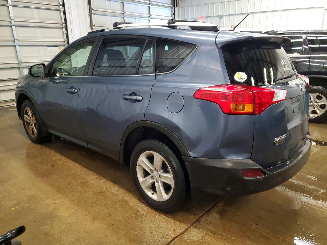 2013 TOYOTA RAV4 XLE photo 2
